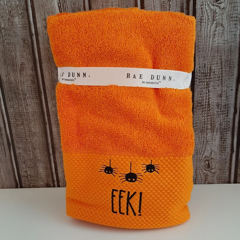 Rae Dunn EEK! 16